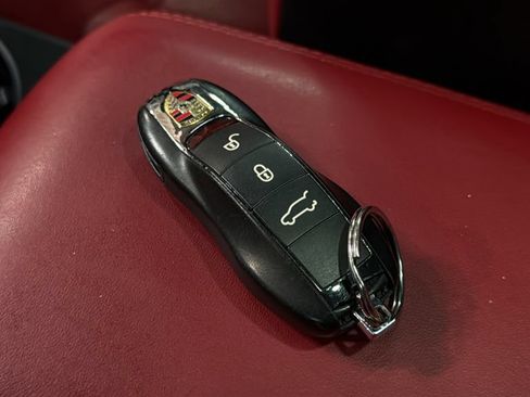 Used 2018 Porsche Macan GTS w/ Premium Package Plus AWD/4WD image 38