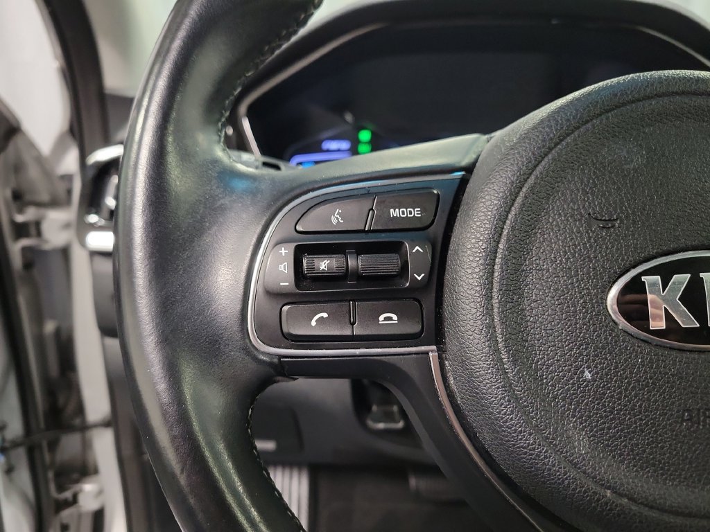 Used 2021 Kia Niro Touring FWD image 26