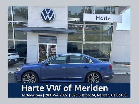 Used 2016 Volkswagen Passat 1.8T R-Line w/ R-Line Lighting Package FWD image 1