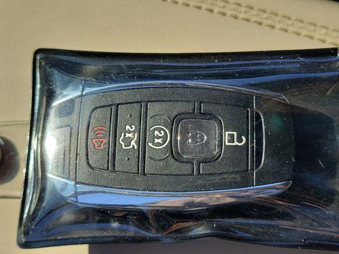 Used 2018 Lincoln MKC Reserve w/ Lincoln MKC Climate Package AWD/4WD image 34