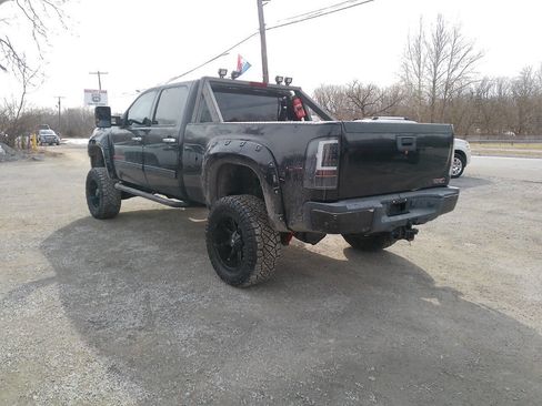 Used 2011 GMC Sierra 2500 SLE w/ SLE Preferred Package image 9