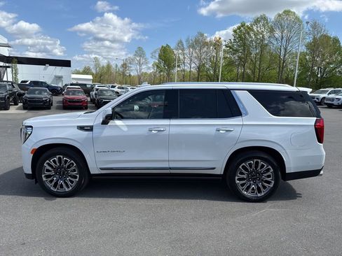 Used 2023 GMC Yukon Denali Ultimate AWD/4WD image 2