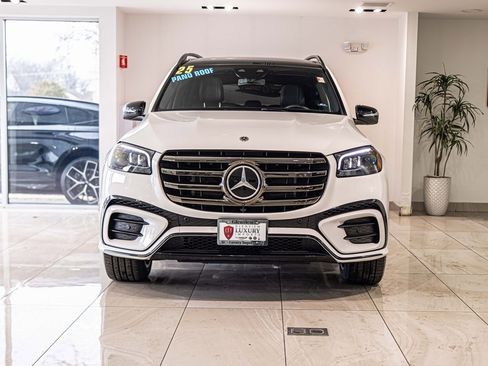 Used 2025 Mercedes-Benz GLS 450 4MATIC image 2