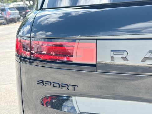 Used 2024 Land Rover Range Rover Sport Dynamic SE AWD/4WD image 10