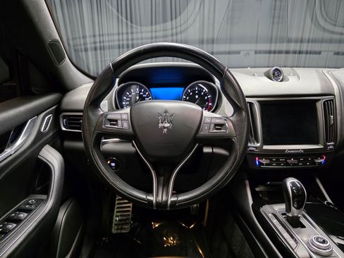 Used 2018 Maserati Levante GranSport image 20