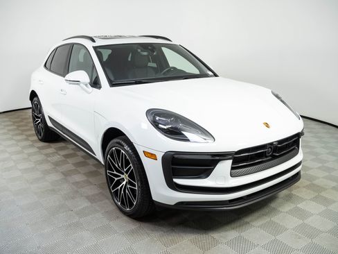 Certified 2026 Porsche Macan AWD/4WD image 27
