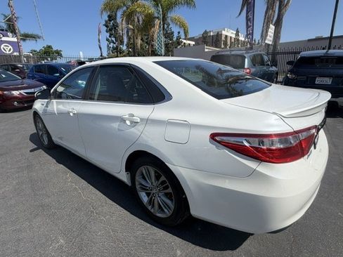 Used 2015 Toyota Camry SE FWD image 4
