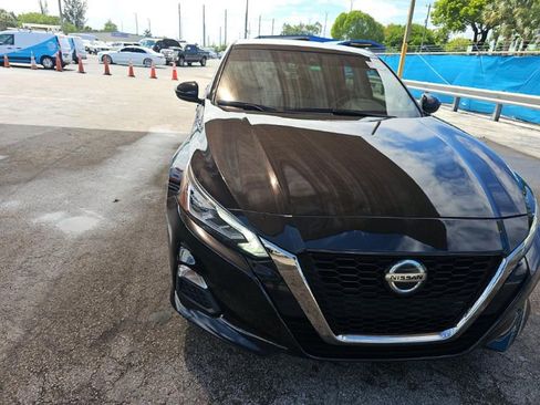 Used 2022 Nissan Altima 2.5 SR FWD image 2