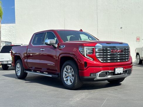 Certified 2024 GMC Sierra 1500 Denali w/ Technology Package AWD/4WD image 4