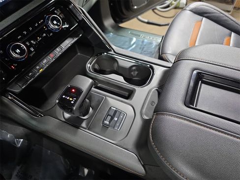 Used 2022 GMC Sierra 1500 AT4 w/ AT4 Preferred Package image 23