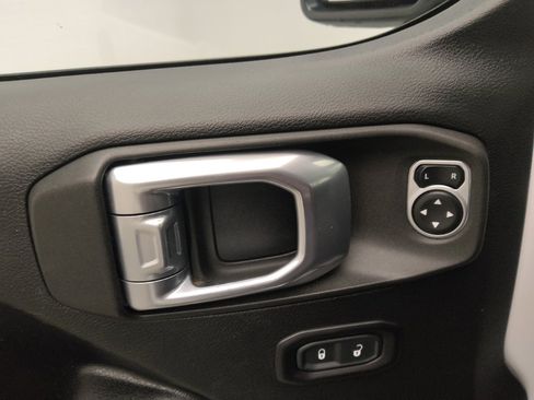 Used 2020 Jeep Wrangler Sport AWD/4WD image 27