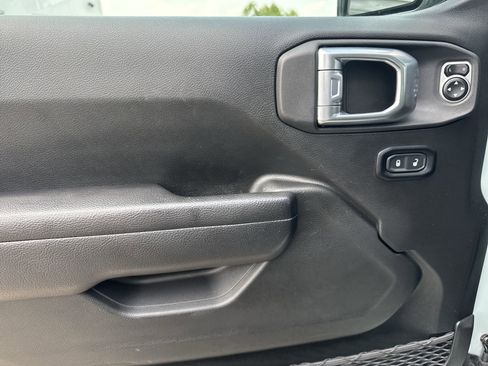 Used 2024 Jeep Wrangler Unlimited Rubicon w/ XTREMEE 35" Tire Package image 21