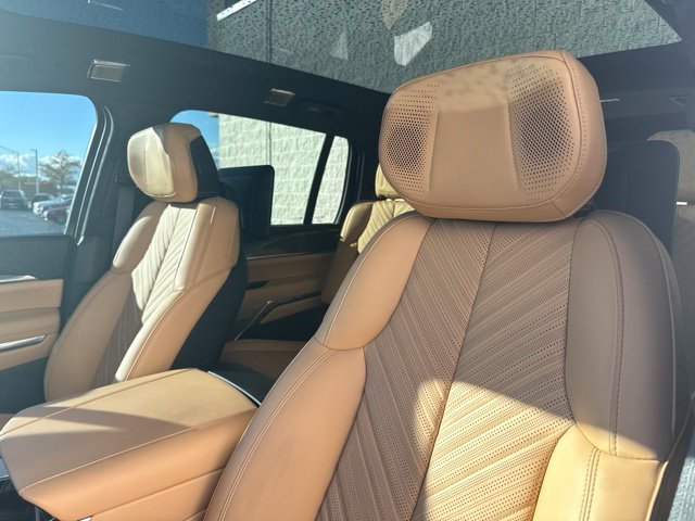 Used 2025 Cadillac Escalade IQ Sport 2 w/ LPO, ONYX Package AWD/4WD image 17