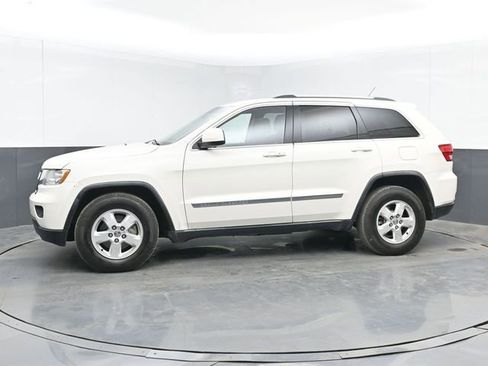 Used 2011 Jeep Grand Cherokee Laredo image 6