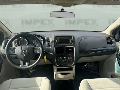 Used 2013 Dodge Grand Caravan SE image 11