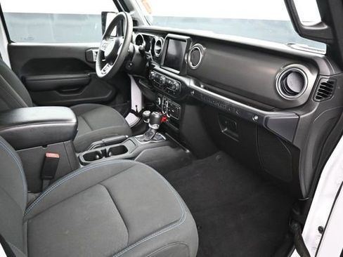 Used 2023 Jeep Wrangler Unlimited Rubicon 4xe AWD/4WD image 17