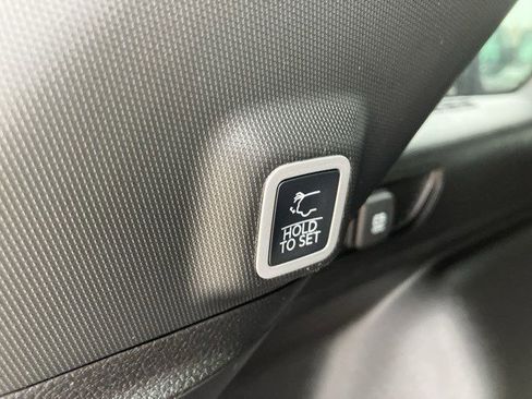 Certified 2024 Jeep Grand Cherokee Limited w/ Black Appearance Package image 18