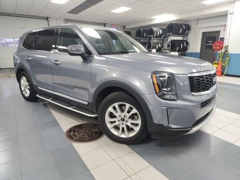 Used 2022 Kia Telluride LX image 1