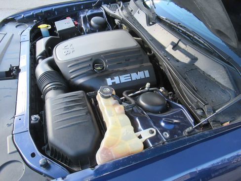 Used 2015 Dodge Challenger R/T Plus image 19