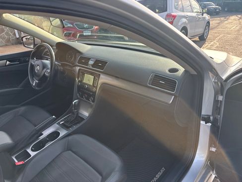 Used 2015 Volkswagen Passat 1.8T SE image 15