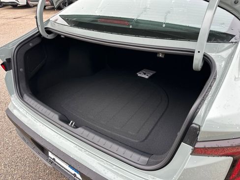 New 2025 Kia K4 LXS image 32