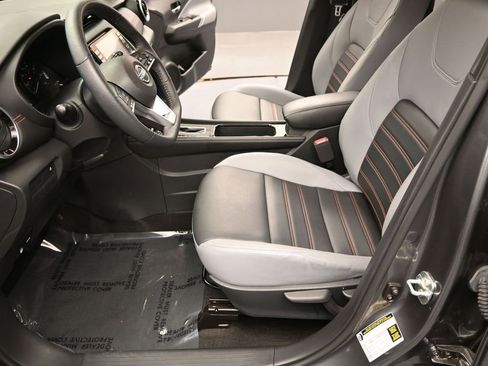 Used 2023 Nissan Kicks SR w/ SR Premium Package image 15