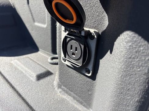 Used 2024 GMC Sierra 1500 SLT image 20