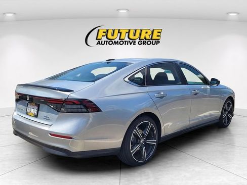 Used 2025 Honda Accord Sport image 3