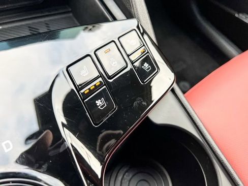 Certified 2025 Kia Sportage SX Prestige image 24