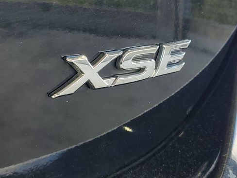 Used 2023 Toyota Camry XSE FWD image 6