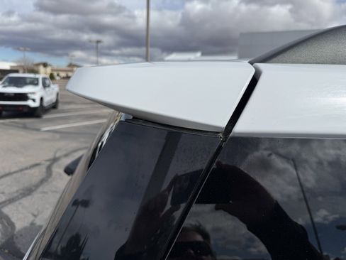 Used 2023 Ford Expedition Limited image 7