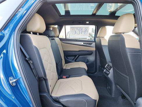 New 2026 Volkswagen Atlas Cross Sport SE image 14