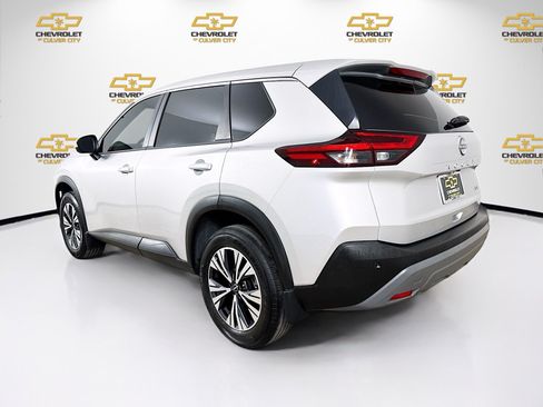 Used 2023 Nissan Rogue SV FWD image 6