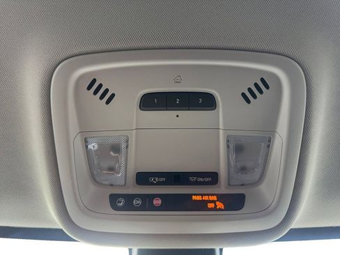 Used 2021 Chevrolet Traverse RS w/ LPO, Floor Liner Package image 26