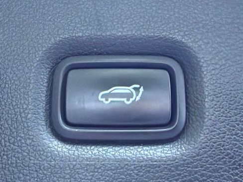 Used 2021 Hyundai Santa Fe SEL w/ Convenience Package FWD image 19