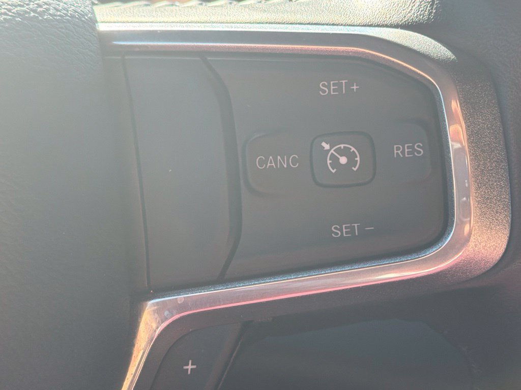 Used 2023 RAM 1500 Laramie AWD/4WD image 15