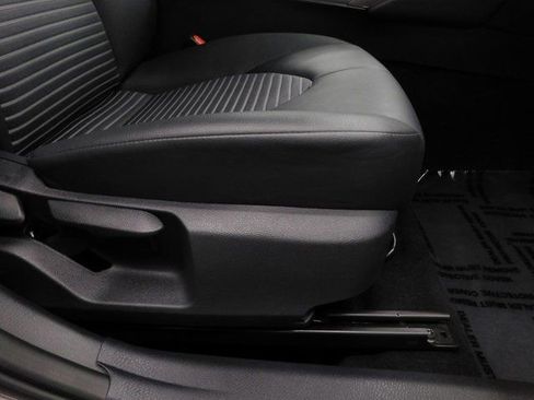 Used 2024 Toyota Camry SE image 32