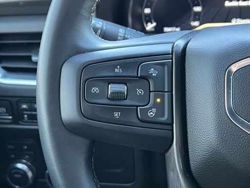 Used 2023 GMC Yukon XL AT4 image 24