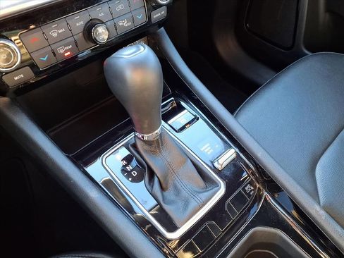 Used 2024 Jeep Compass Limited image 6