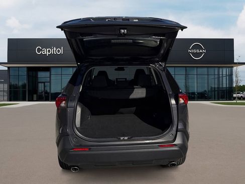 Used 2025 Toyota RAV4 XLE image 9