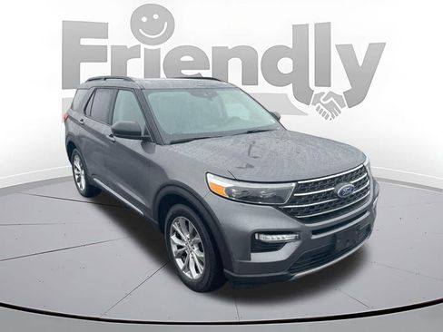 Used 2023 Ford Explorer XLT w/ Equipment Group 202A AWD/4WD image 3