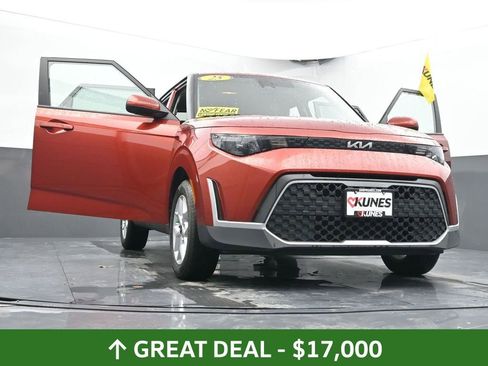 Used 2025 Kia Soul LX w/ LX Technology Package FWD image 73