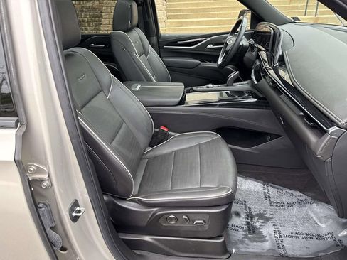 Used 2023 Cadillac Escalade Sport w/ LPO, ONYX Package AWD/4WD image 7