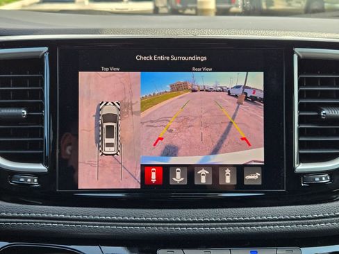 New 2026 Chrysler Pacifica Select FWD image 21