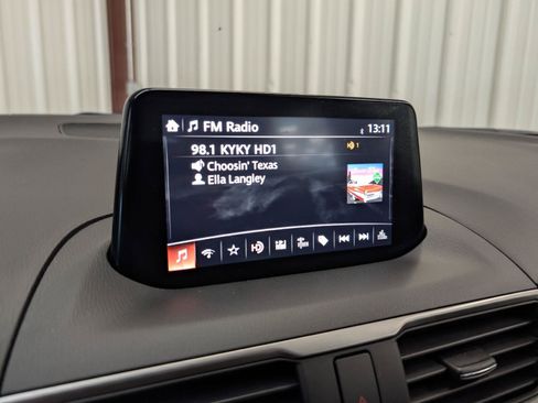 Used 2018 MAZDA MAZDA3 Touring FWD image 25