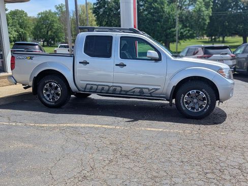 Used 2020 Nissan Frontier PRO-4X w/ Pro-4x Utility Package AWD/4WD image 14