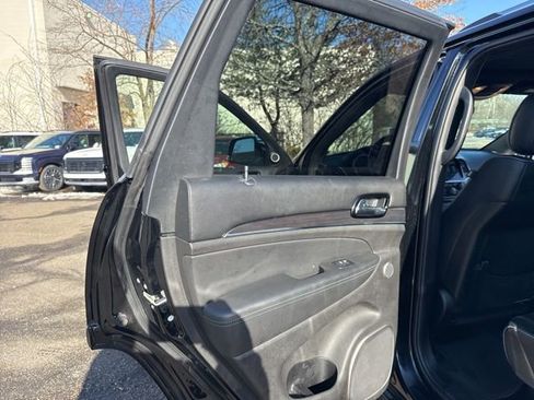 Used 2019 Jeep Grand Cherokee Overland image 31