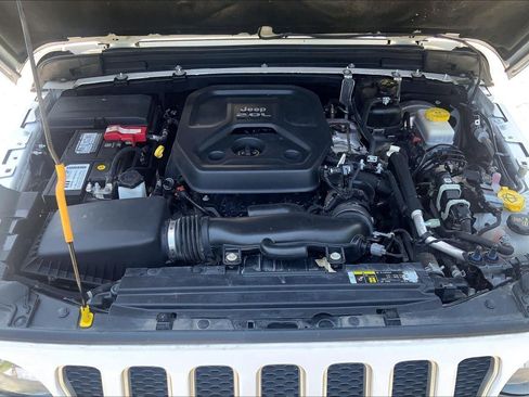 Used 2020 Jeep Wrangler Unlimited Sahara AWD/4WD image 10