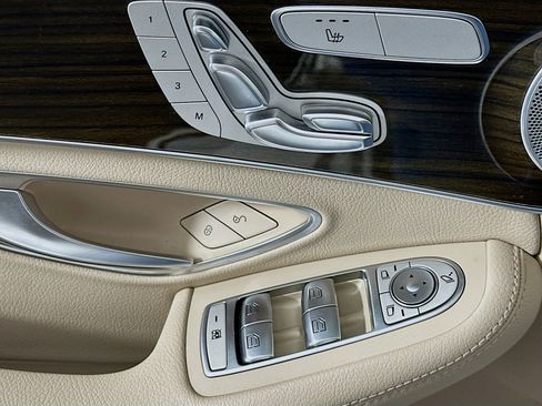 Used 2021 Mercedes-Benz C 300 Sedan image 15