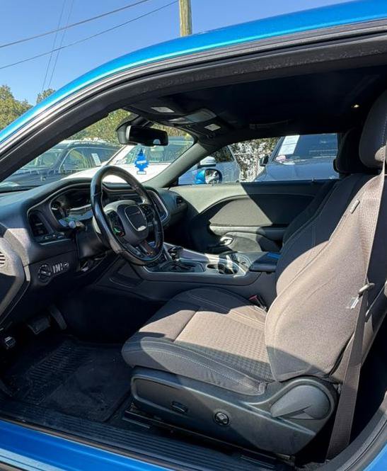 Used 2019 Dodge Challenger SXT w/ Blacktop Package RWD image 5